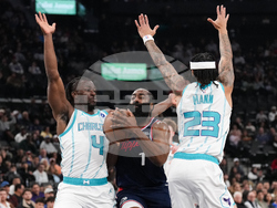 Hornets Clippers Basketball