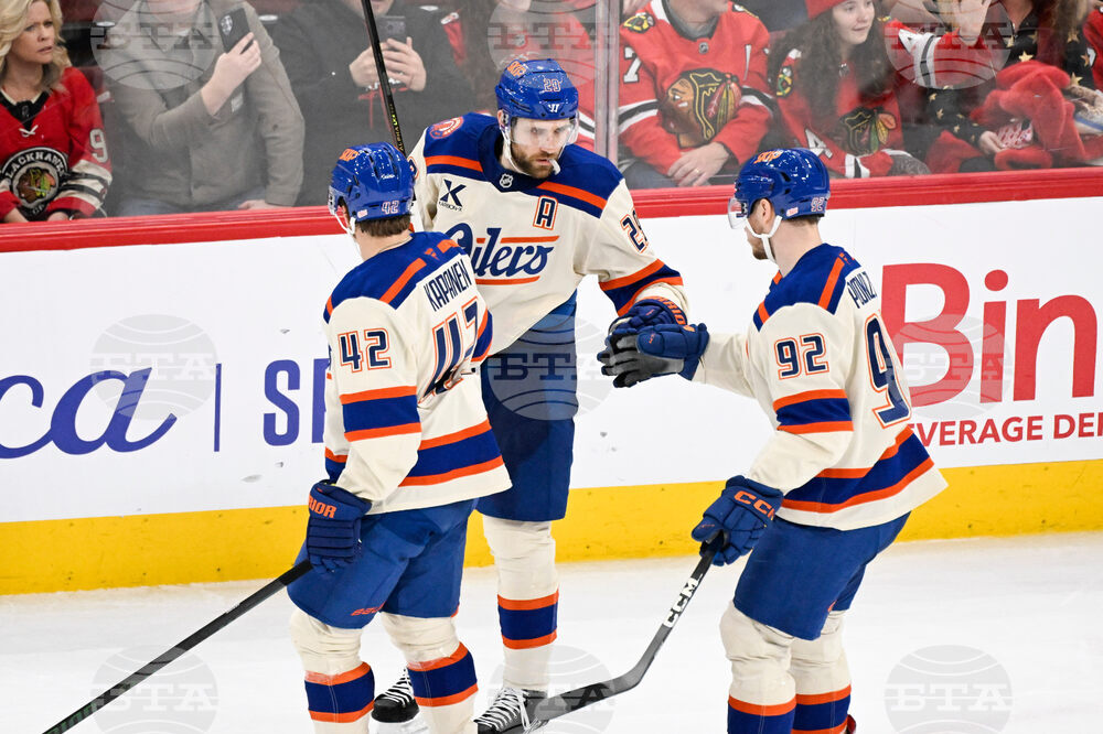 Oilers Blackhawks Hockey