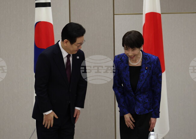 Японската премиерка каза на южнокорейския президент, че двете страни трябва да работят заедно за стабилността в региона