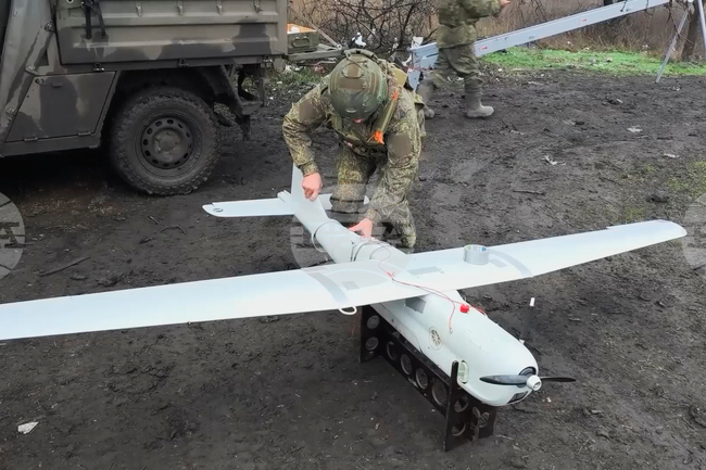 Примирието в Украйна е поставено под съмнение, след като Русия атакува украински позиции с дронове