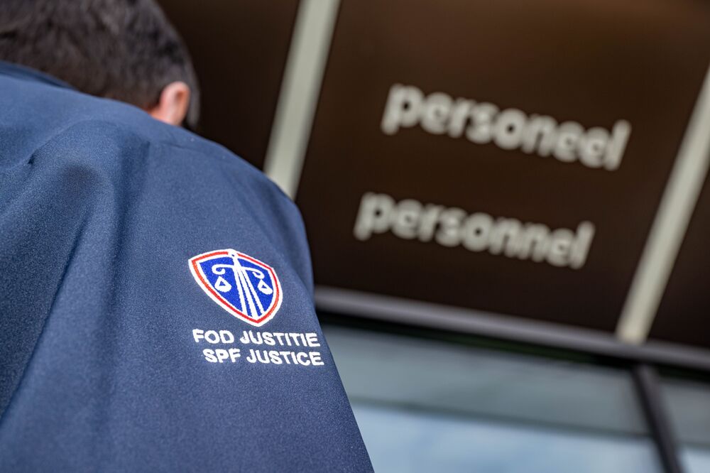 Белга: Белгийското правителство обмисля използване на частни охранители в затворите заради недостиг на персонал