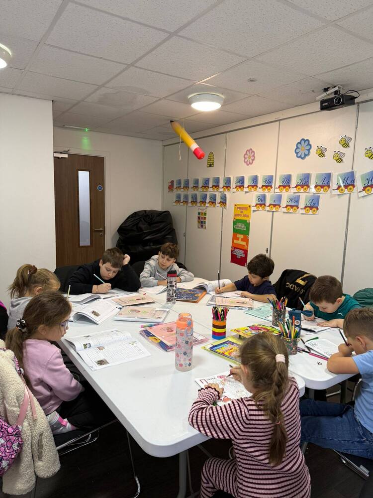 Стартирахме новата година с много вълнение, усмивки и еуфория, посочиха от екипа на училище „Св. Климент Охридски“ в Лутън, Англия