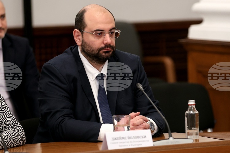 Over 100 On-duty Bank Branches across Bulgaria Exchange Leva to Euro on Saturdays