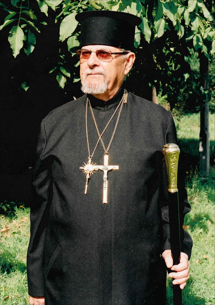 Духовникът, творец, изследовател и дарител на Държавния архив в Ловеч свещеник Василий Йонов отбелязва своята 85-а годишнина