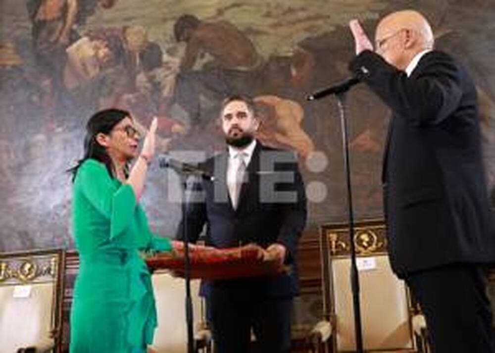 ЕФЕ: Приемственост с Мадуро и Чавес и нови отношения с Вашингтон – Делси Родригес една седмица начело на Венецуела 