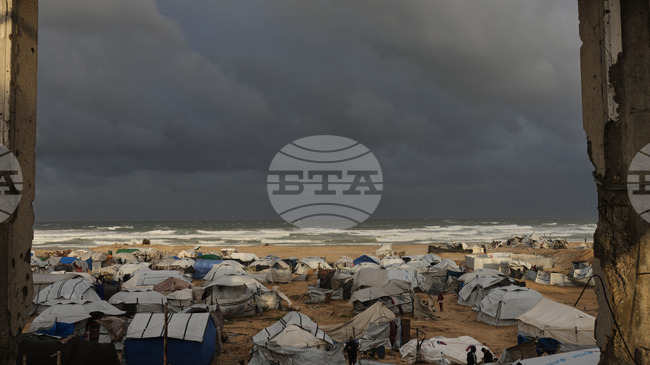 Най-малко 6 души загинаха в Газа по време на буря, съобщиха здравни власти