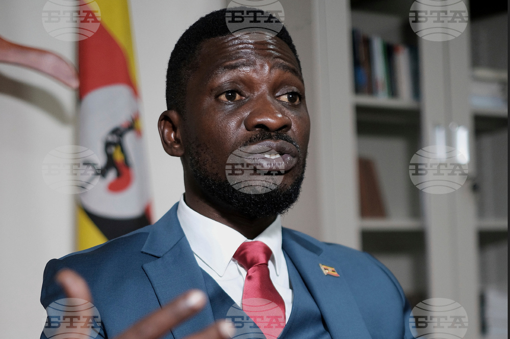 АП: Избирателите в Уганда се сблъскват с войници по улиците и спиране на интернет преди президентските избори