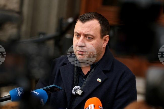 Да отпадне гласуването с хартиена бюлетина, настоя Петър Петров от „Възраждане"