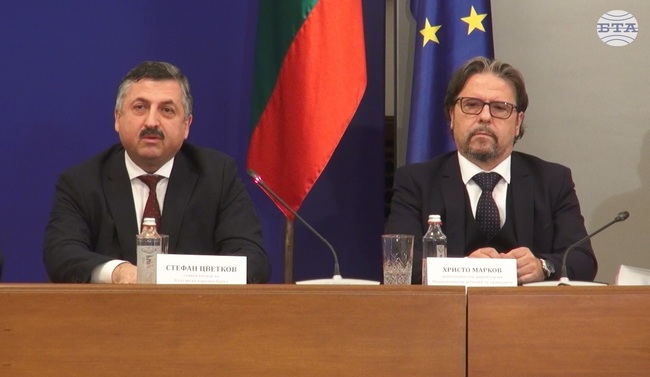 Надрасканите евробанкноти не се възмездяват, а се задържат, съветваме търговците да не ги приемат, каза главният касиер на БНБ Стефан Цветков