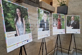 Бургас - изложба "Променените - за живота след приемната грижа" - откриване