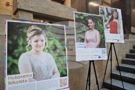 Бургас - изложба "Променените - за живота след приемната грижа" - откриване