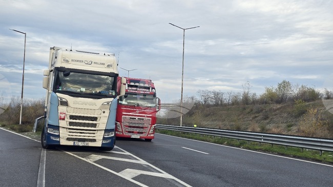 Граничният преход "Кулата – Промахон" е затворен за движение за тежкотоварни автомобили и в двете посоки