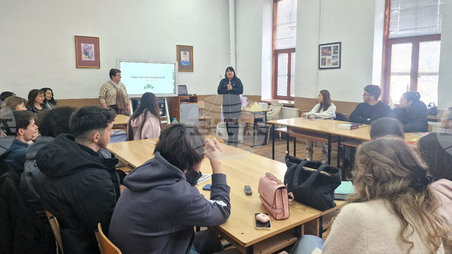 Математиката оживя за ученици от Езиковата гимназия в Разград в интегрален урок чрез игри и исторически примери 