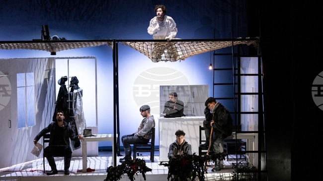 Драматичен театър „Никола Вапцаров“ в Благоевград представя тази вечер премиерно „Януари“ от Йордан Радичков