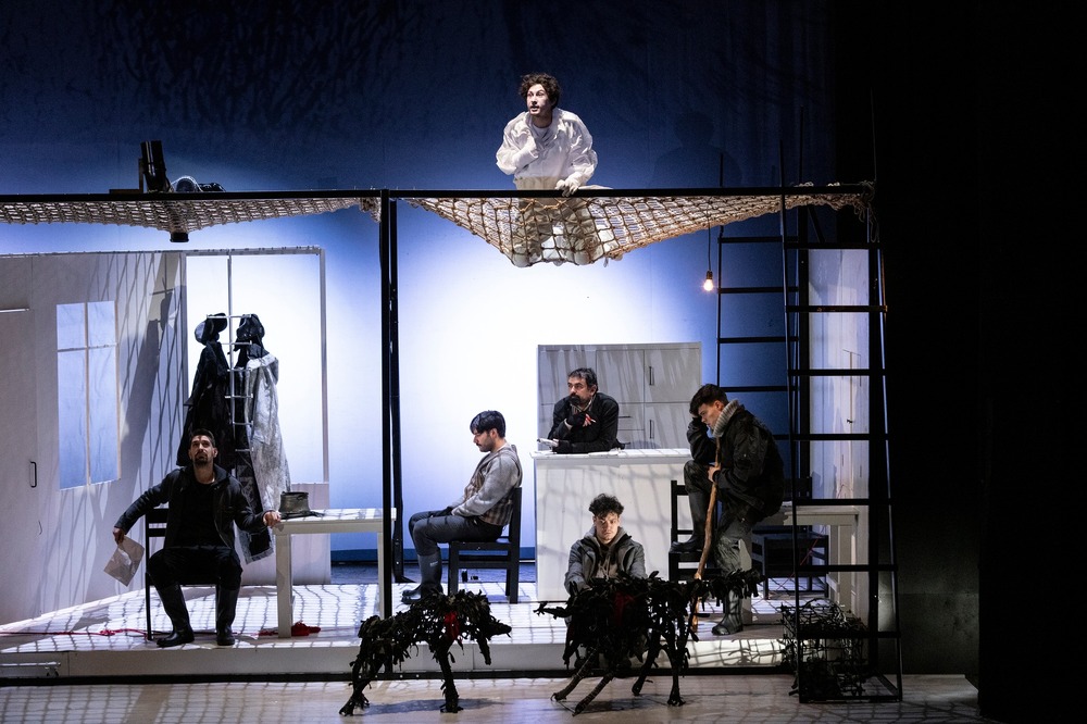 Драматичен театър „Никола Вапцаров“ в Благоевград представя тази вечер премиерно „Януари“ от Йордан Радичков