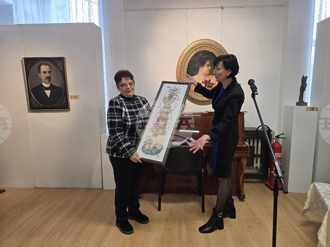 В Художествената галерия в Свищов представиха юбилеен сборник и изложба с творби от Петър Борсуков - Бор