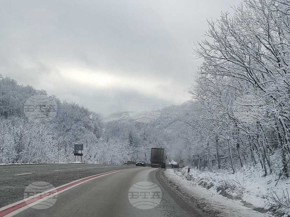 Временно е затворен за движение на автомобили главен път Русе - Свиленград, в района на разклона за Преображенски манастир
