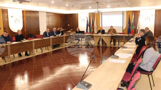 Процесът по смяна на левовете с евро върви нормално в Русенско, съобщи областният управител Драгомир Драганов