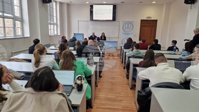 Десет наказателни постановления за по 5 000 лева за издали експертите от КЗП - Пловдив при проверки, свързани със Закона за приемане на еврото