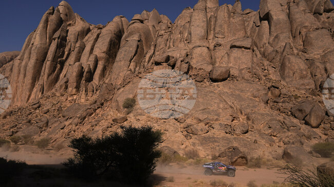 Матияс Екстрьом изведе Форд до пълен подиум в 11-ия етап на Рали Дакар, механичен проблем извади Хенк Латеган от надпреварата за титлата