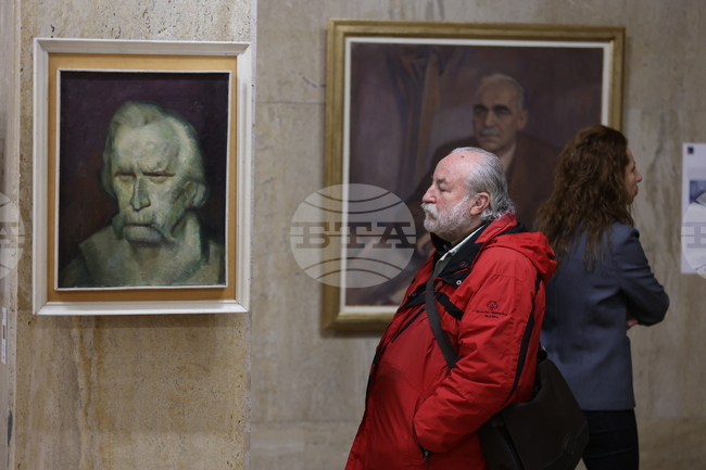 Произведения от художествената колекция на Съюза на архитектите в България са подредени в галерия „Алма матер“ на СУ