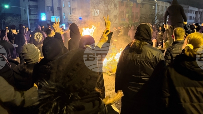 Иран позволи обаждания в чужбина за първи път от дни