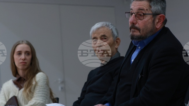 Константин Илиев описва в книгата „Проблясъци от прожектор“ случаи, надграждащи паметта на българския театър, каза проф. Георги Каприев