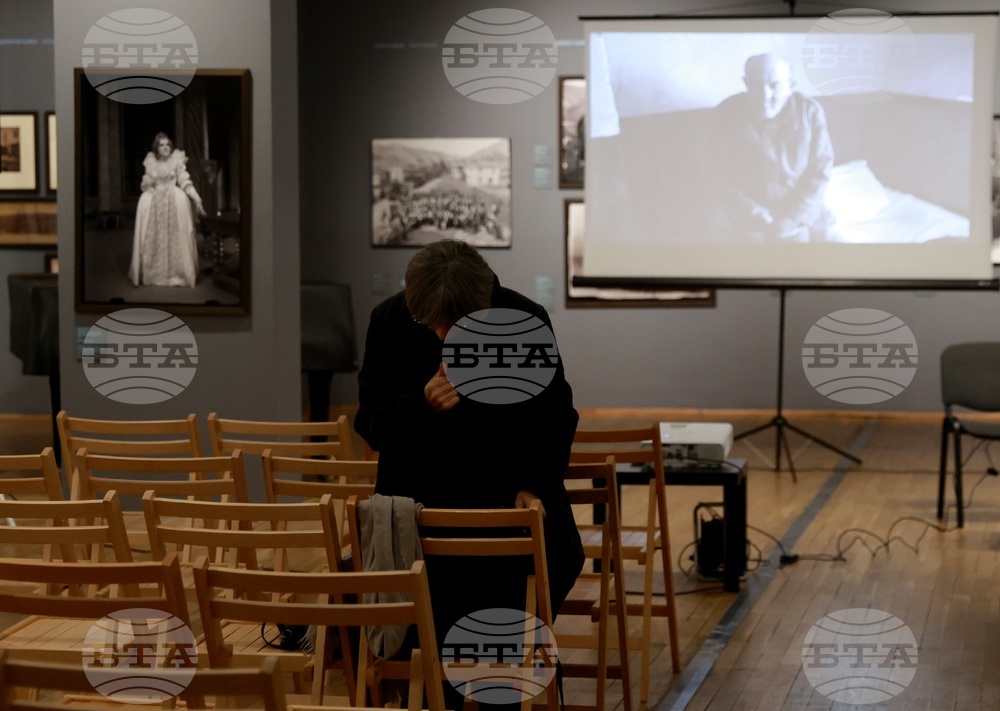 Софийска градска художествена галерия - фотокнига „Излишни“ - представяне