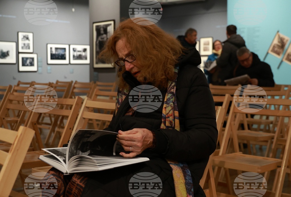 Софийска градска художествена галерия - фотокнига „Излишни“ - представяне