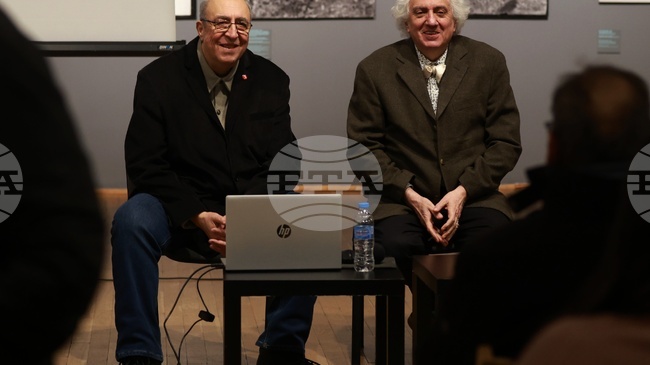 В книгата си „Излишни" Антоан Божинов показва правозащитна фотография на хора в риск, каза доц. Георги Лозанов 