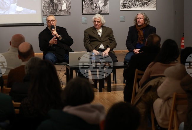 Софийска градска художествена галерия - фотокнига „Излишни“ - представяне