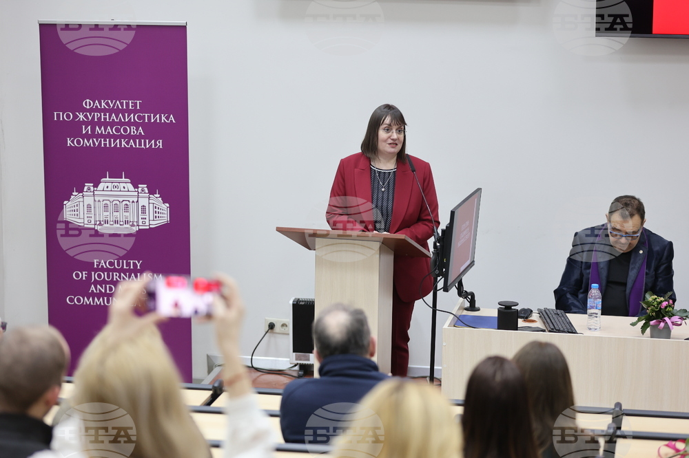 Медиите са по-полезни, когато съдържанието е професионално, каза доц. Мария Попова при представянето на монографията „Медийни функции и медийни ефекти“