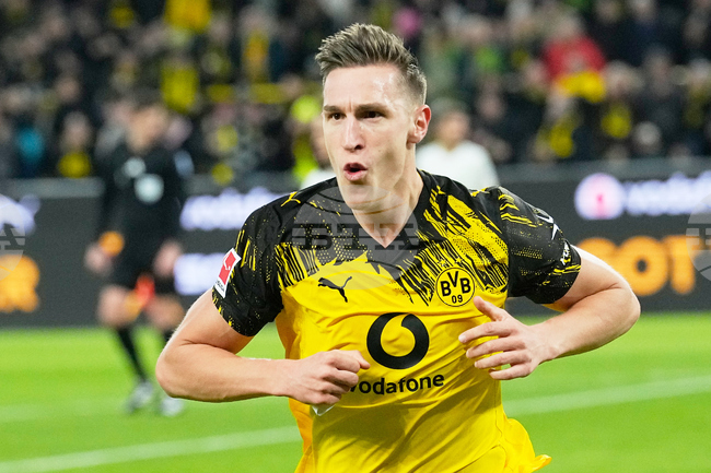 Нико Шлотербек все още не поставя срок за решението за бъдещето си