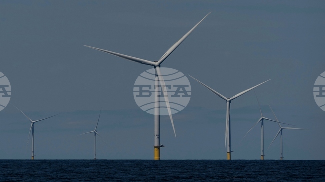 Вятърната и слънчевата енергия изпреварват изкопаемите горива в производството на електроенергия в ЕС през 2025 г.