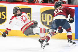 PWHL Charge Victoire Hockey