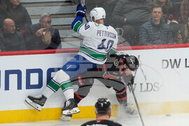 Canucks Senators Hockey