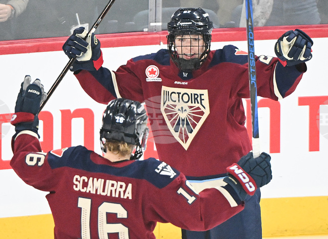 HKW PWHL Charge Victoire 20260113