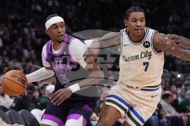 Timberwolves Bucks Basketball