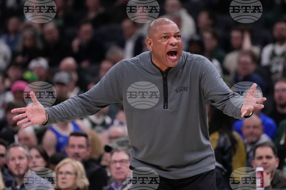 Timberwolves Bucks Basketball