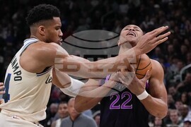 Timberwolves Bucks Basketball