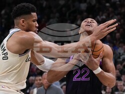 Timberwolves Bucks Basketball