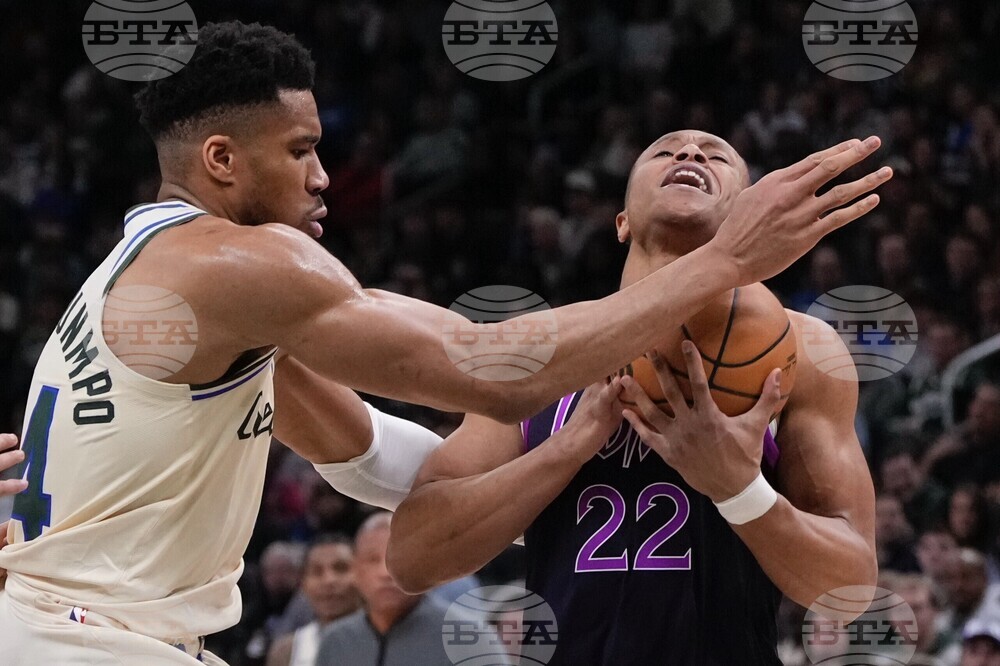 Timberwolves Bucks Basketball