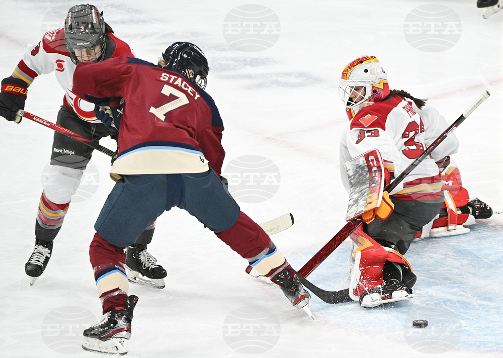 PWHL Charge Victoire Hockey