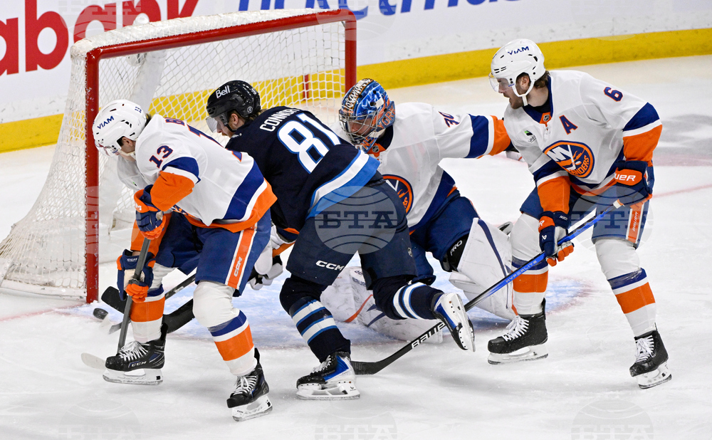 Islanders Jets Hockey