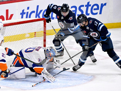 Islanders Jets Hockey