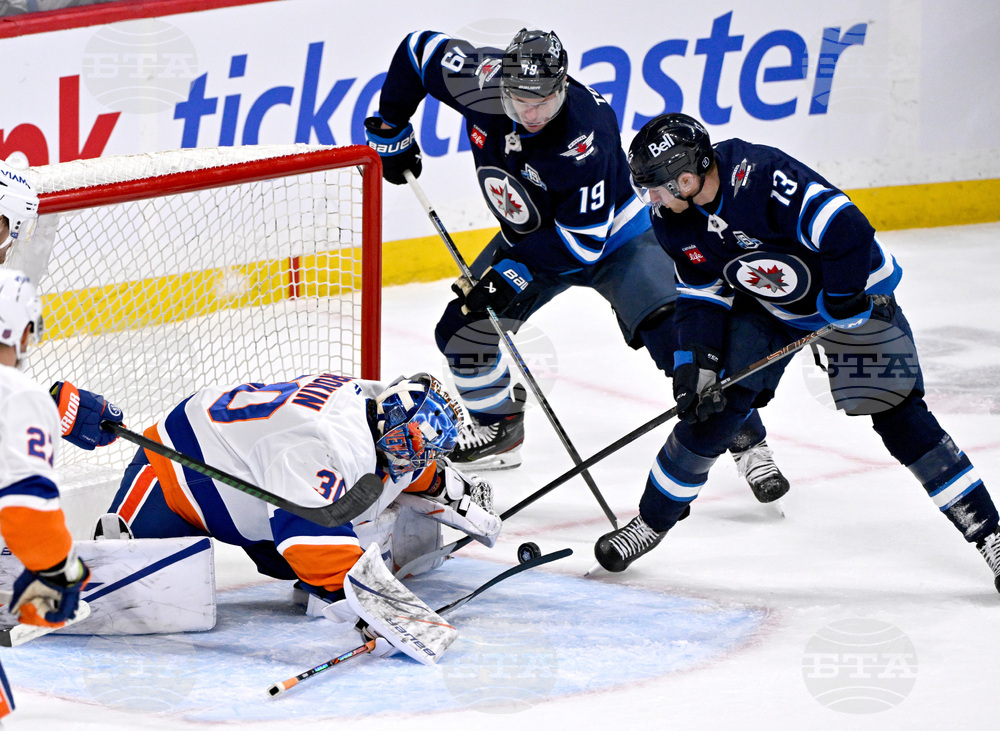 Islanders Jets Hockey