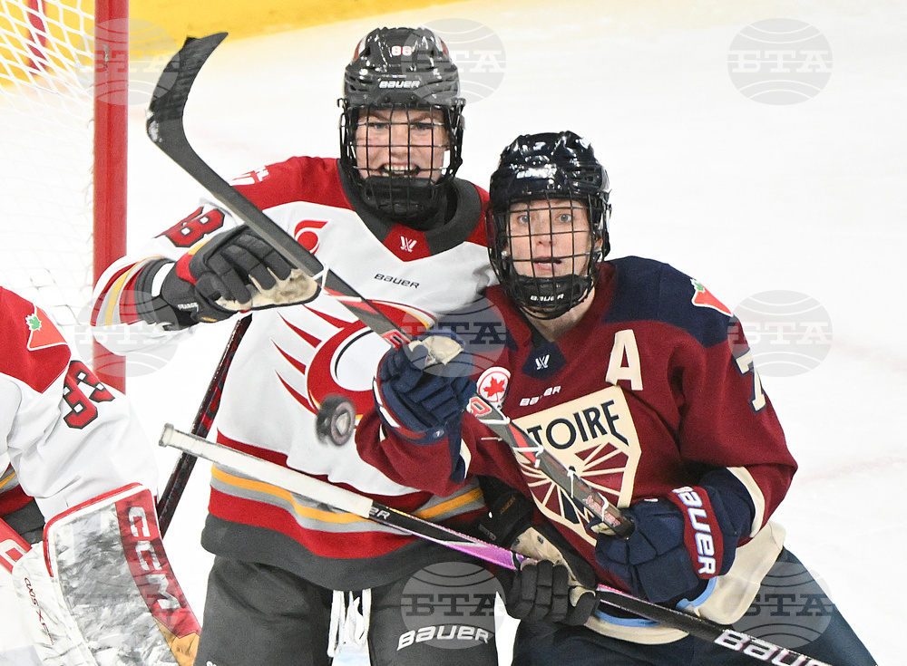 PWHL Charge Victoire Hockey