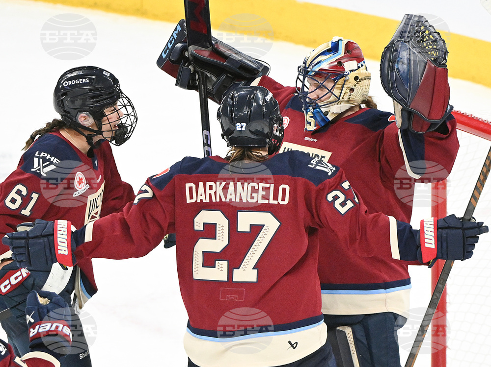 PWHL Charge Victoire Hockey