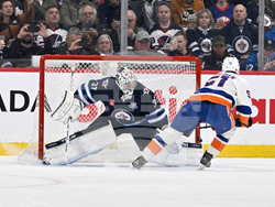 Islanders Jets Hockey