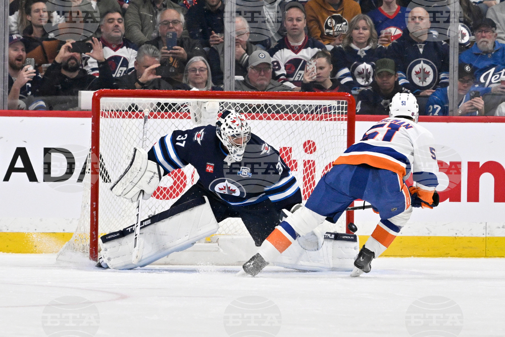 Islanders Jets Hockey